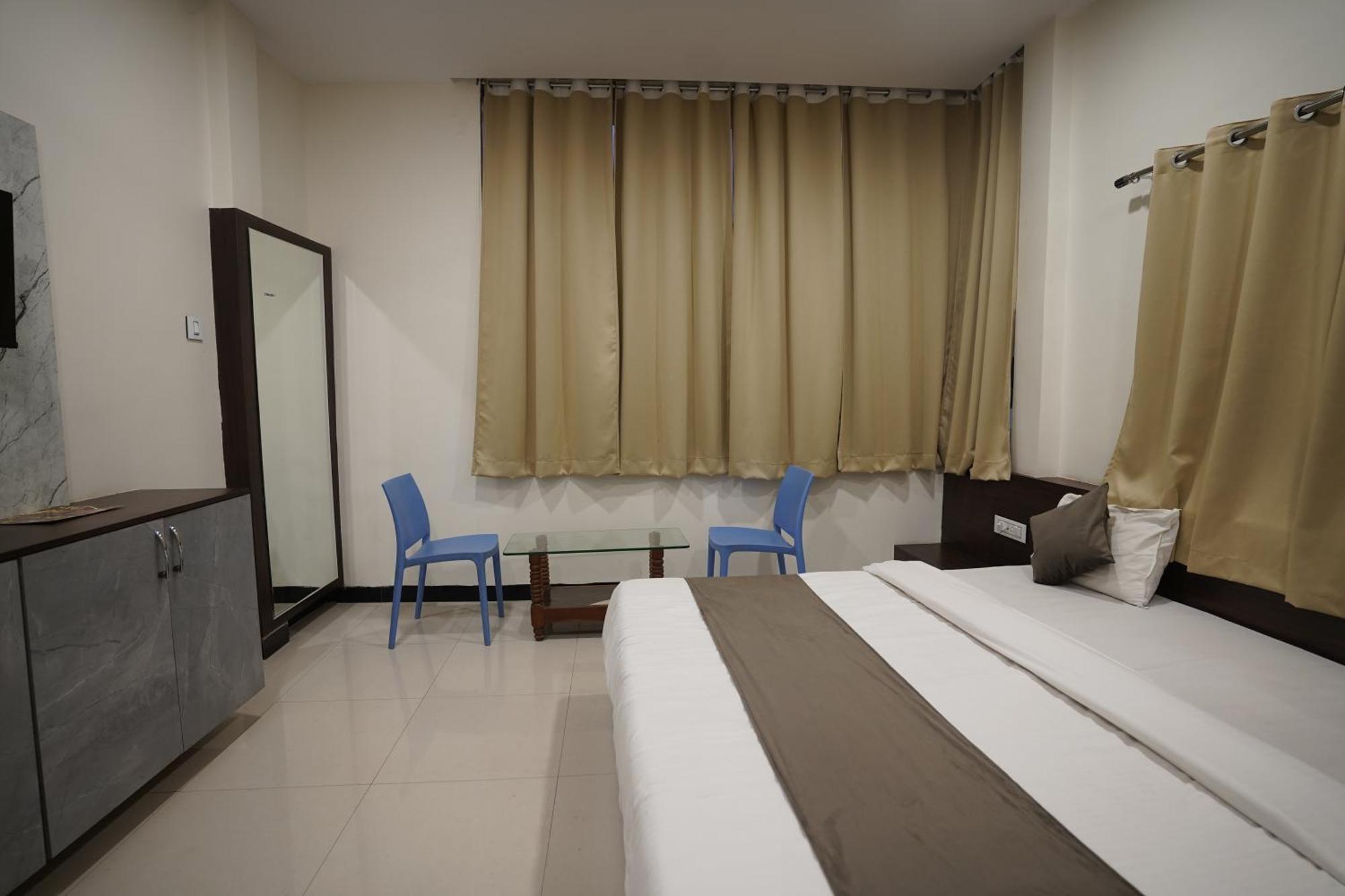 Hotel Dev Kripa Ujjain Exterior photo