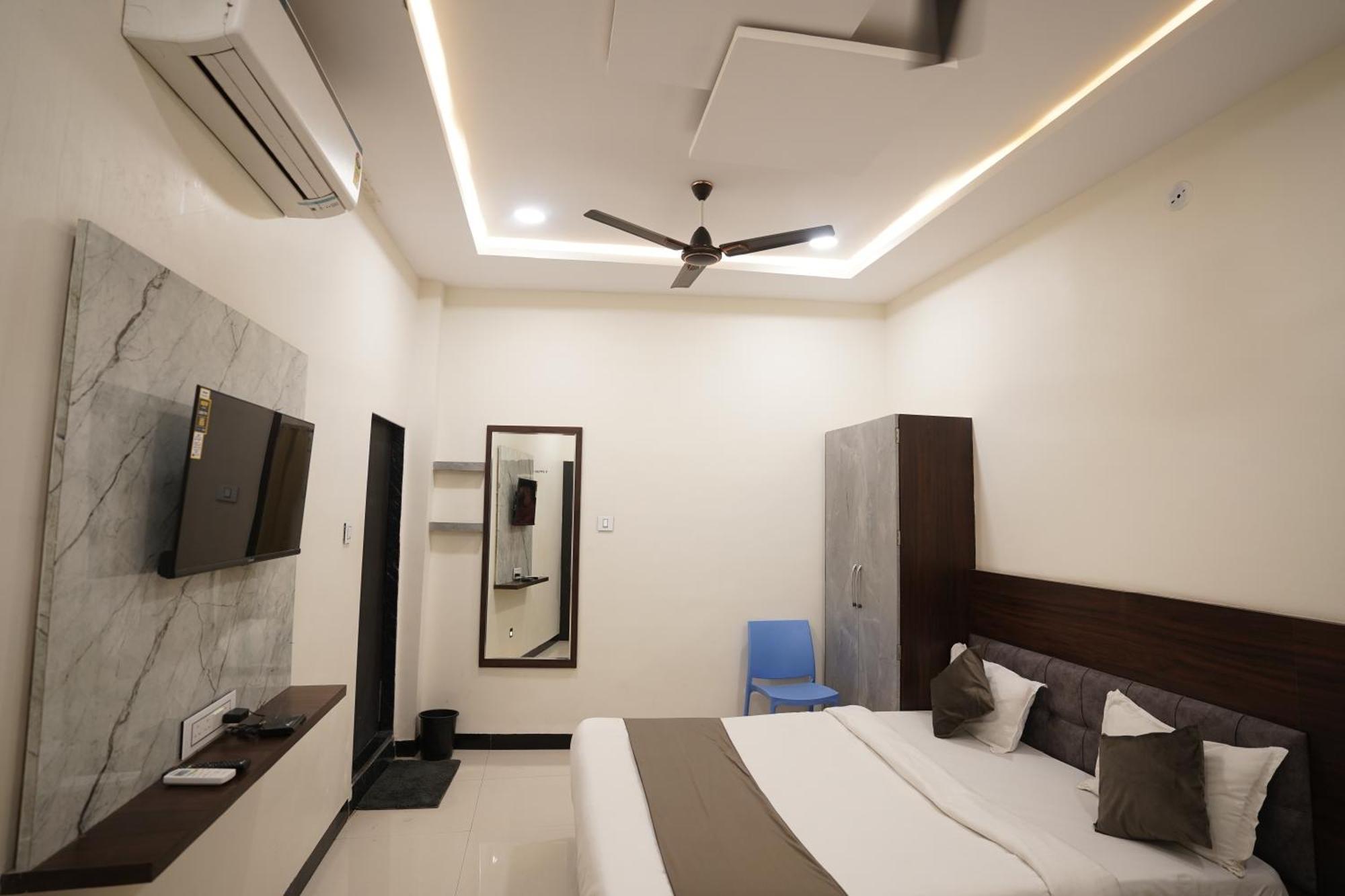 Hotel Dev Kripa Ujjain Exterior photo