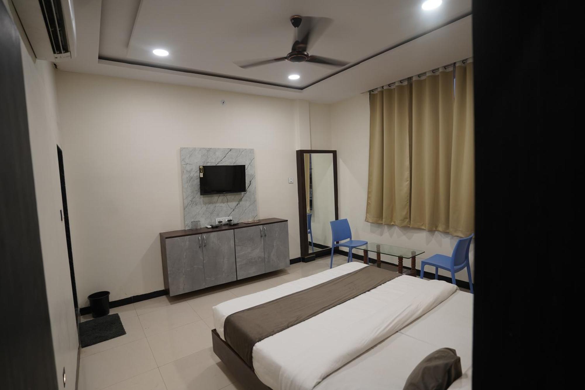 Hotel Dev Kripa Ujjain Exterior photo
