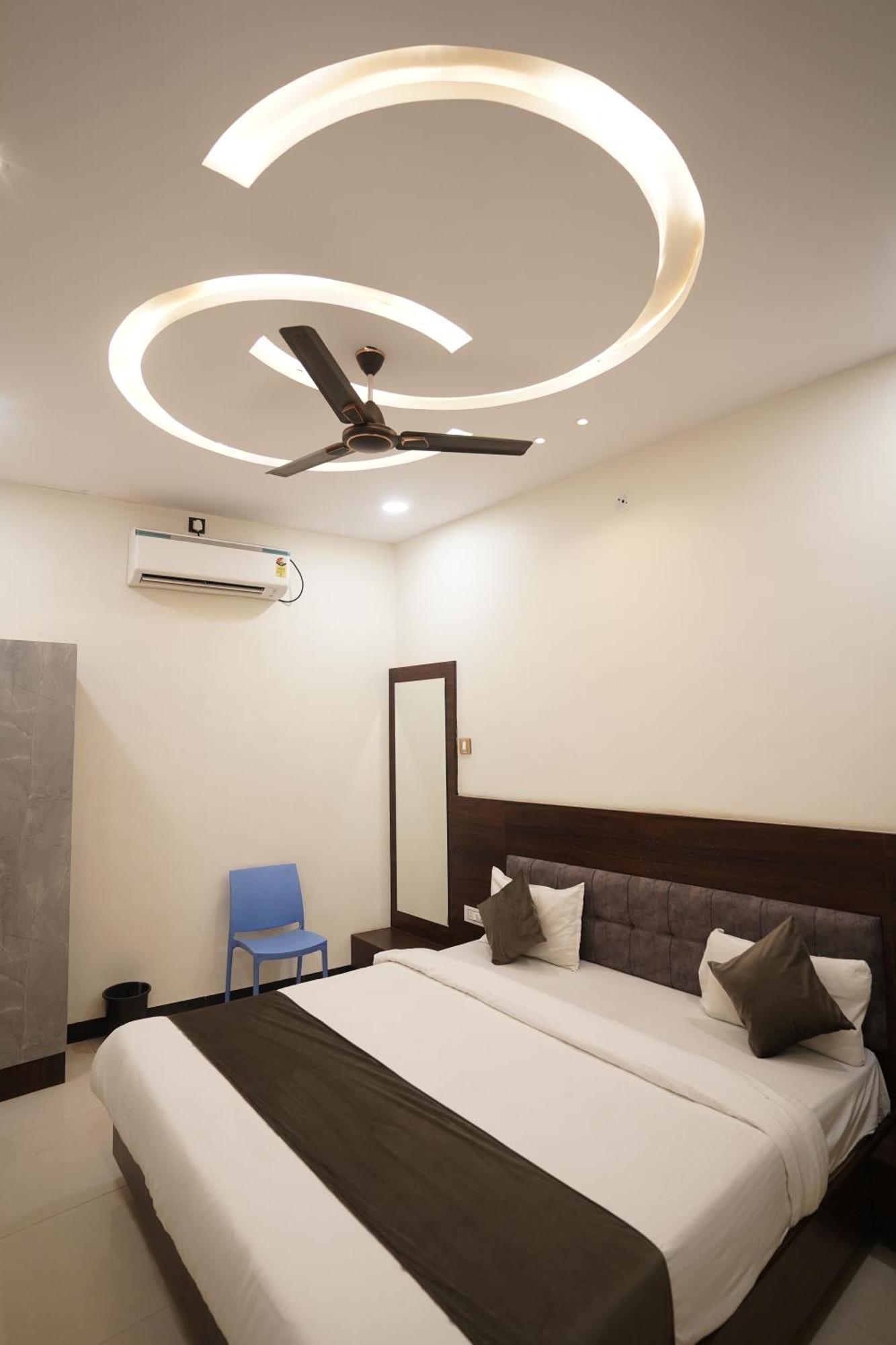 Hotel Dev Kripa Ujjain Exterior photo