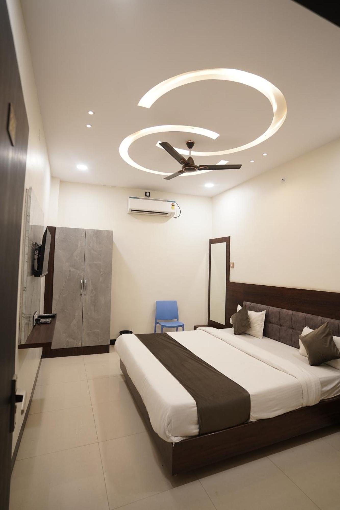 Hotel Dev Kripa Ujjain Exterior photo