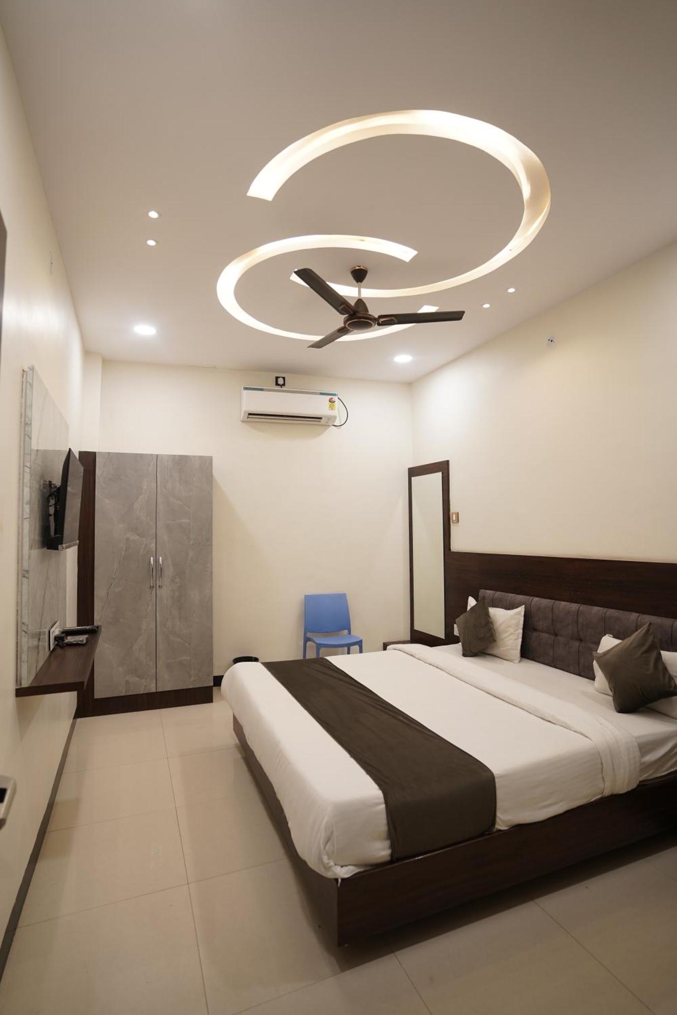 Hotel Dev Kripa Ujjain Exterior photo