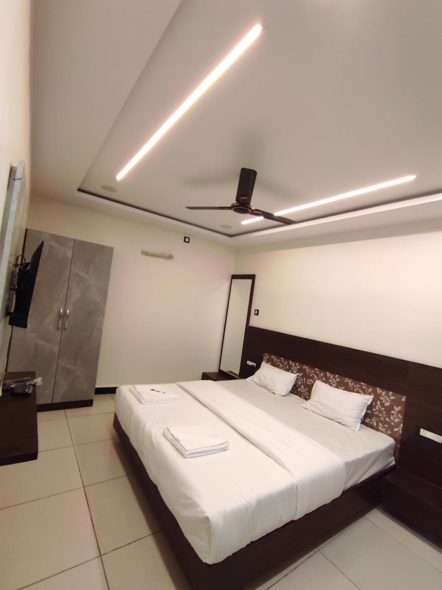 Hotel Dev Kripa Ujjain Exterior photo