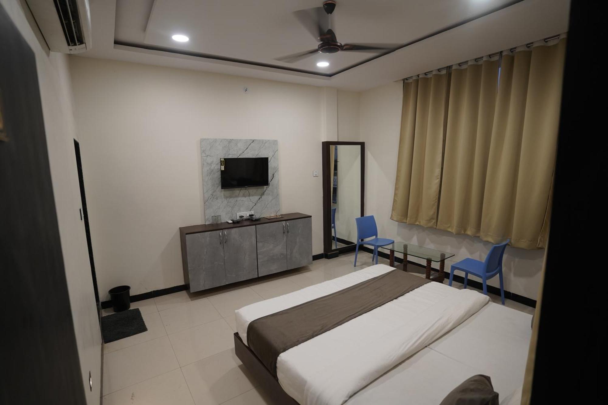 Hotel Dev Kripa Ujjain Exterior photo